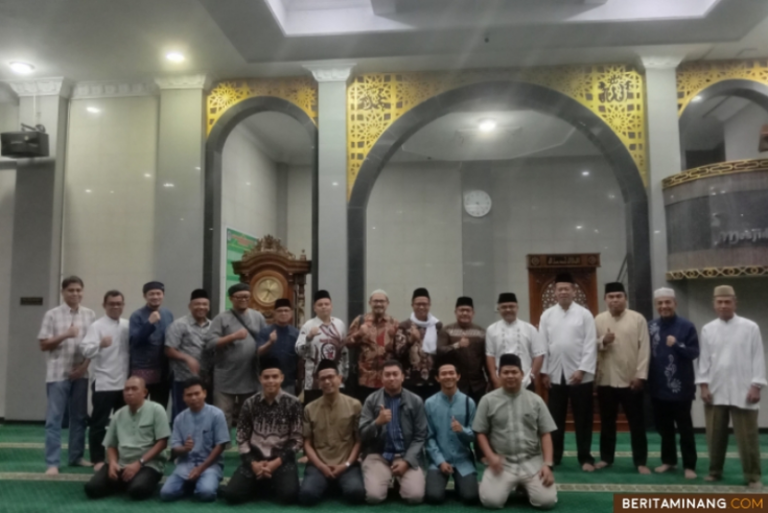 FEB UNP GELAR SUBUH MUBARAK: MENGGAPAI BERKAH DAN SAADAH DALAM BERMUAMALAH