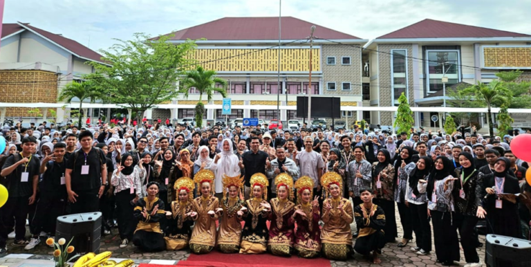 1.132 Mahasiswa Ramaikan KRIDA FEB UNP